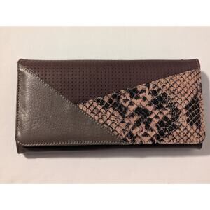 Sarmiento Leather Wallet Brown Snakeskin Design Tri-fold Snap Closure
